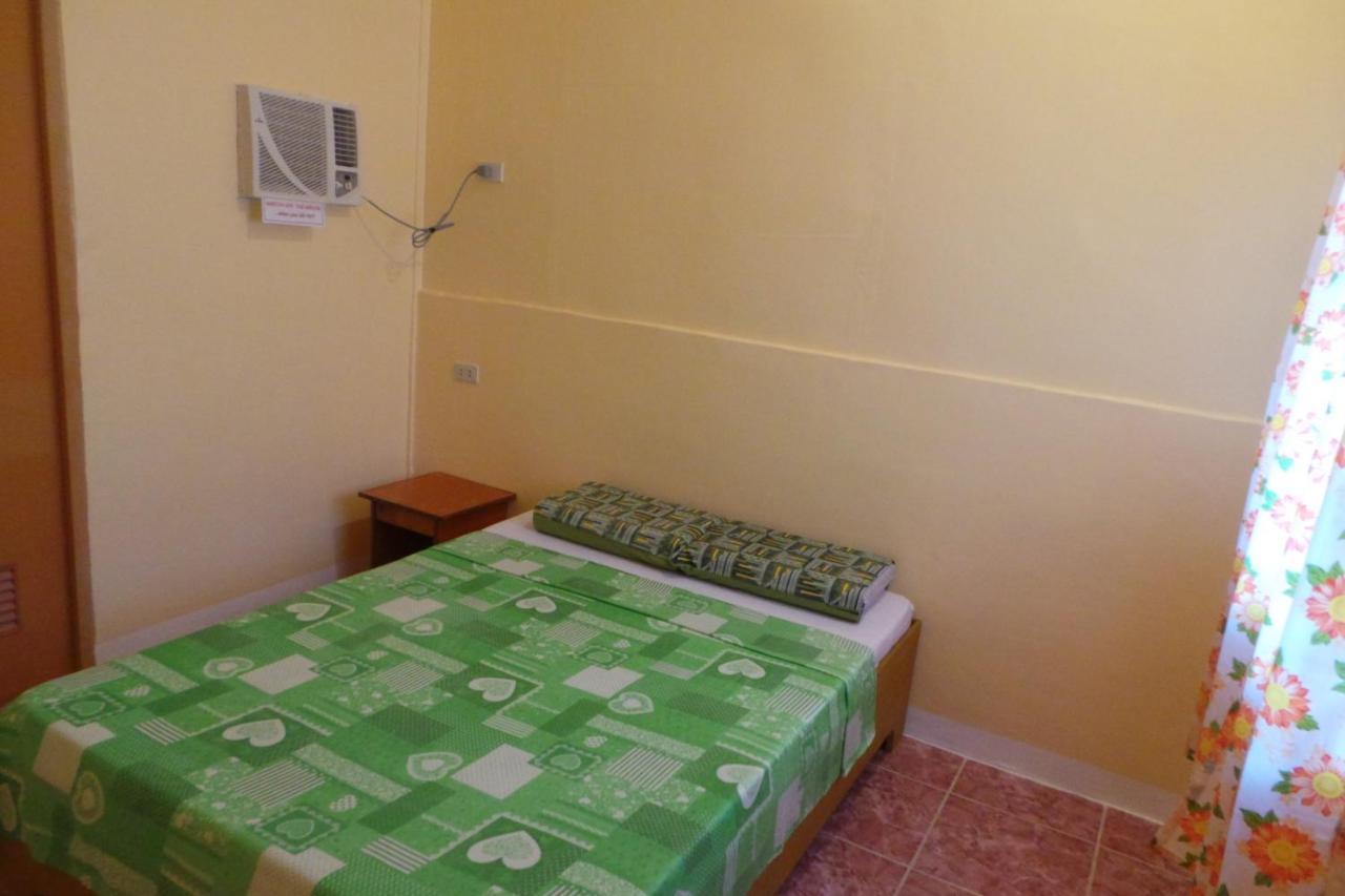 Islet View Pension House Oslob Esterno foto