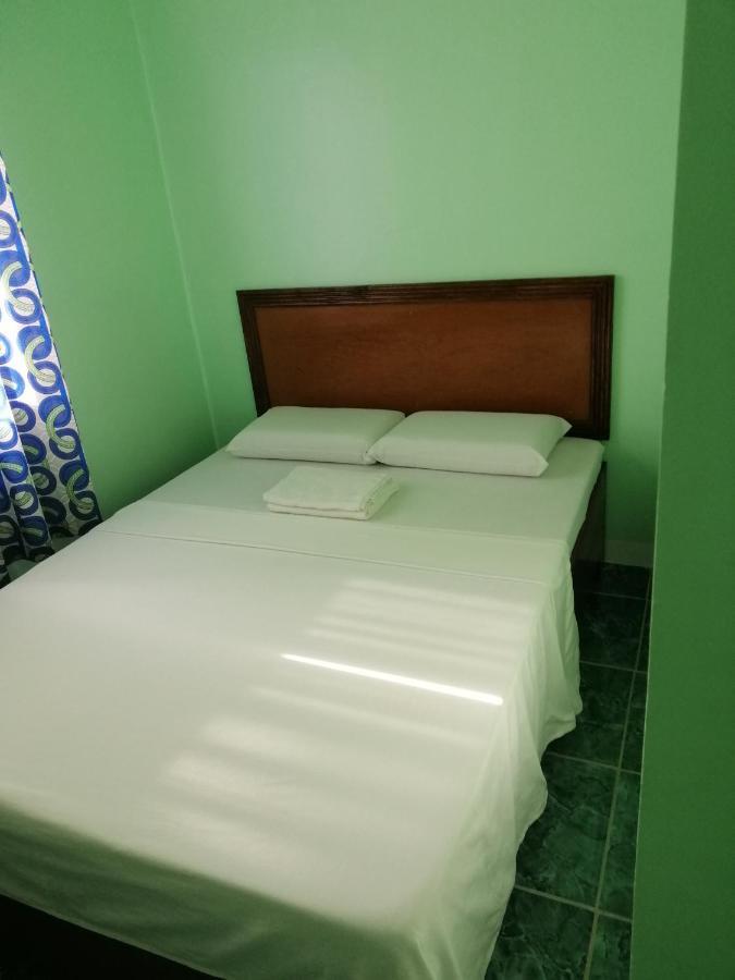 Islet View Pension House Oslob Esterno foto